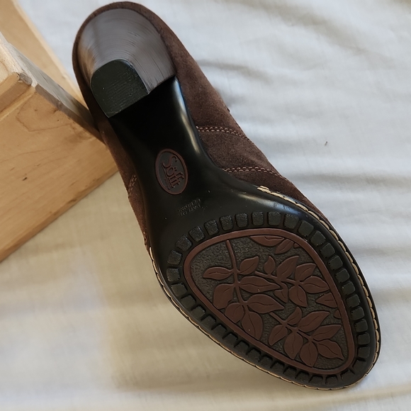 SOFFT size 8 1/2, booties, brown suede #1158 - Picture 7 of 7